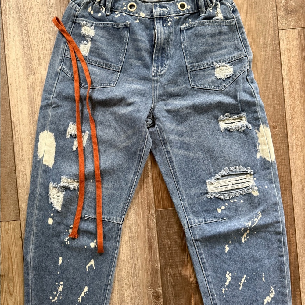 Women’s Distressed Barrell Jeans